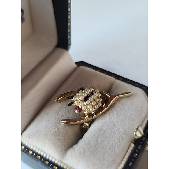 Ladybug On Wishbone Faux Pearl And Rhinestone Brooch Vintage Costume Jewelry - Picture 7 of 10